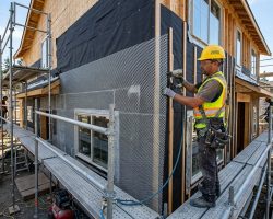 Construction_worker_installing_m…_202605080810